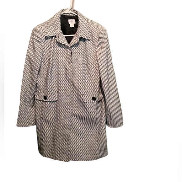 Apt. 9 Jackets & Blazers - Apt. 9 EUC long coat with pockets and hidden buttons size 10